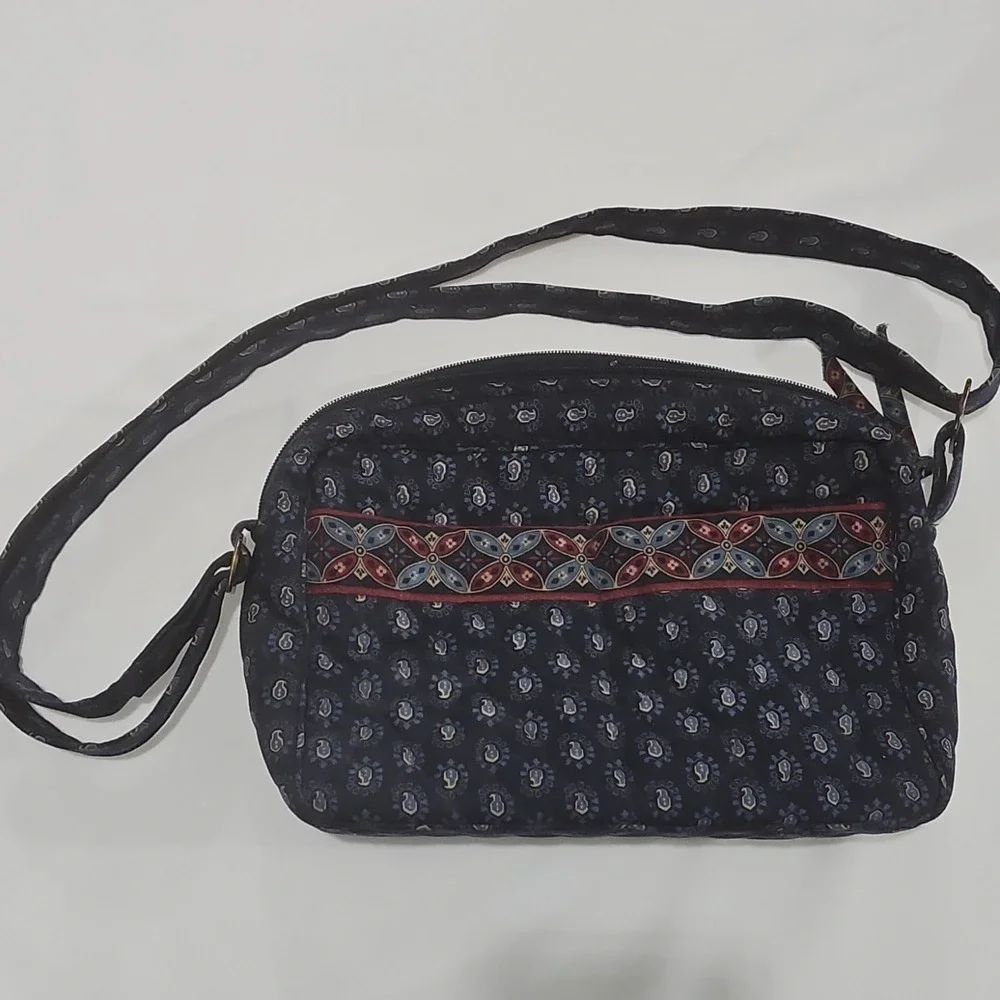 Vera Bradley Navy Blue Red Paisley Crossbody Bag Zip Closure Adjustable Strap